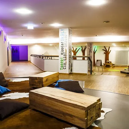 Hi Park Youth Hostel Munich