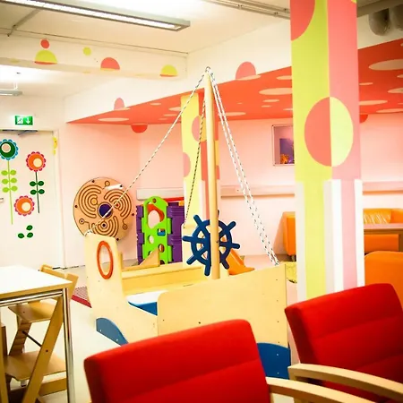 Hi Park Youth Hostel *