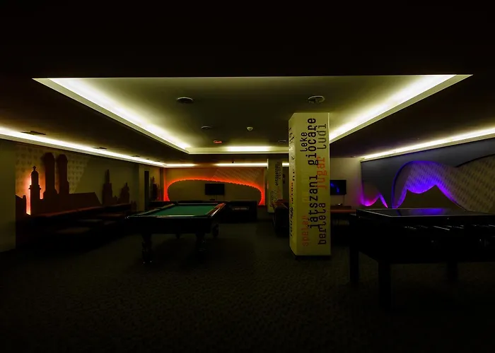 Hostel Hi Park Youth *